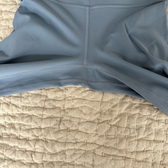 NEVER BEEN WORN CHAMBRAY ALIGHN 25” leggings - Picture 2 of 2